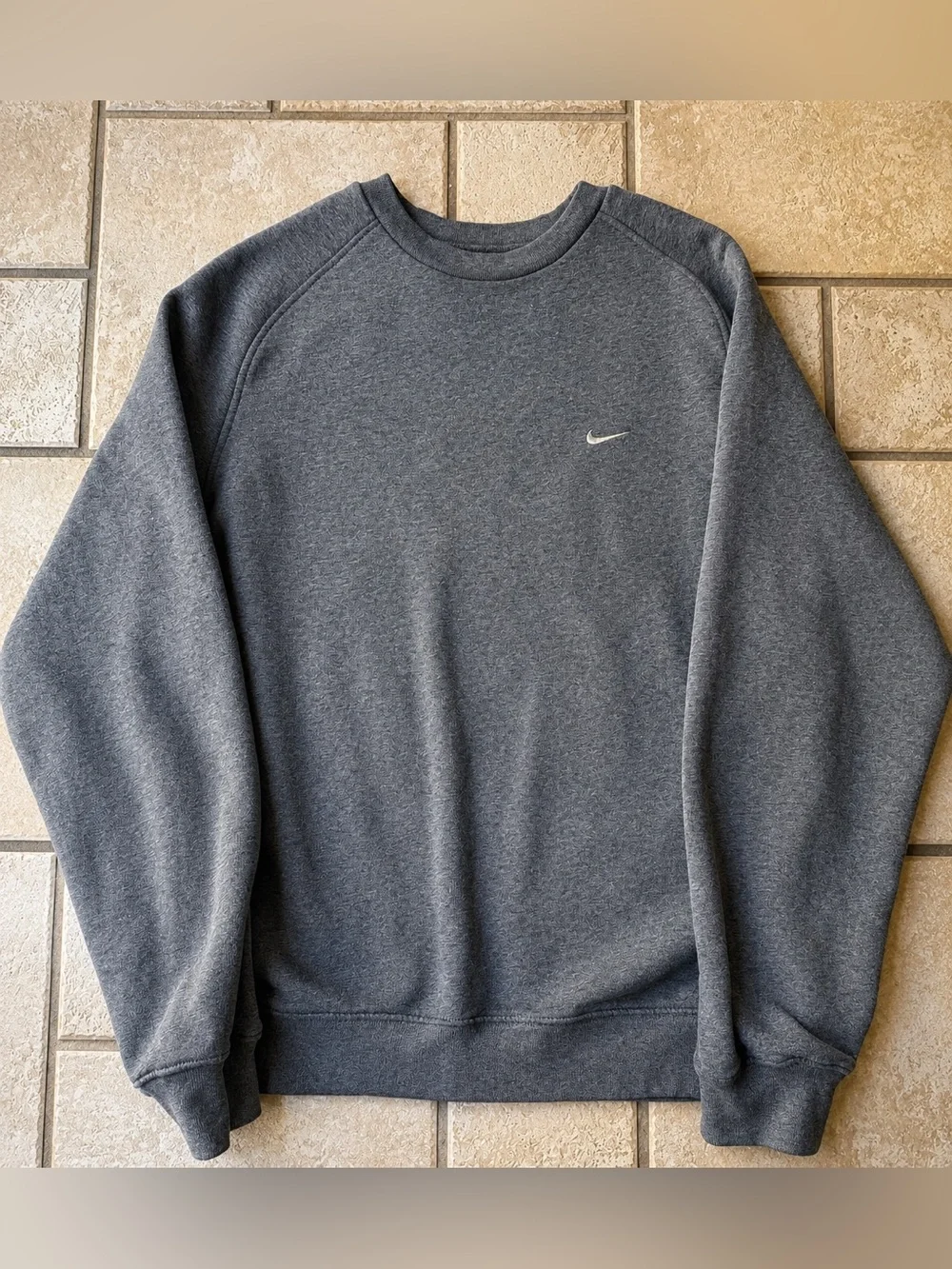 Nike Men’s Dark Gray Crewneck Sweatshirt